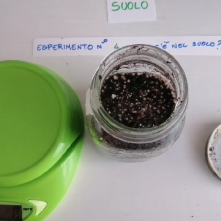 ??⚗️? Suolo - esperimento n.4: cosa c'è nel suolo?
